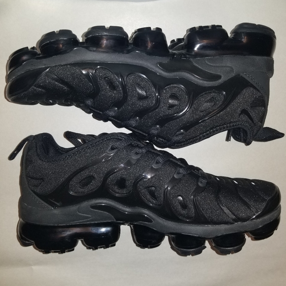 childrens black vapormax